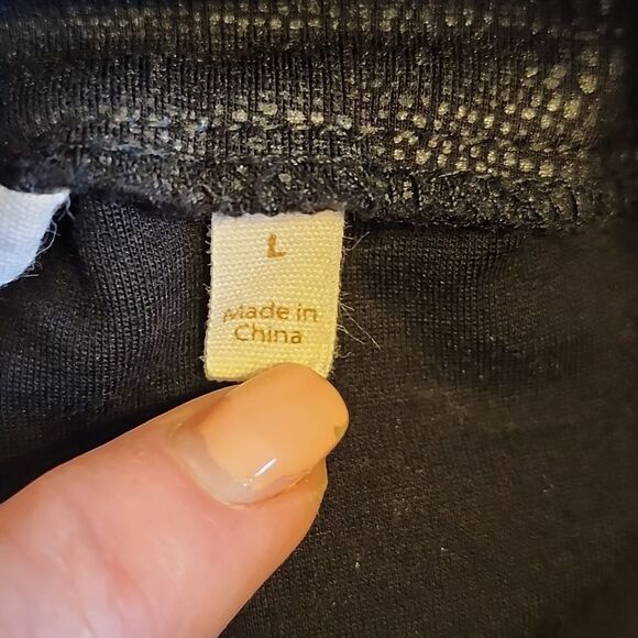 Soft Surroundings black/charcoal snakeskin print soft stretch slim leg pants, L - Picture 6 of 9